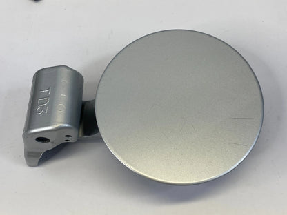 2010-2013 KIA FORTE REAR FUEL DOOR GAS TANK FILLER LID COVER 69510-1M000 OEM