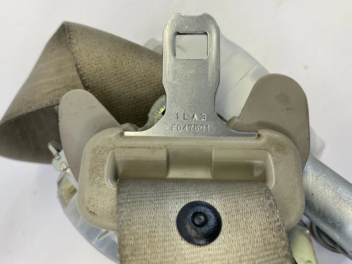 2010-2013 TOYOTA PRIUS FRONT RIGHT PASSENGER SIDE SEAT BELT RETRACTOR OEM