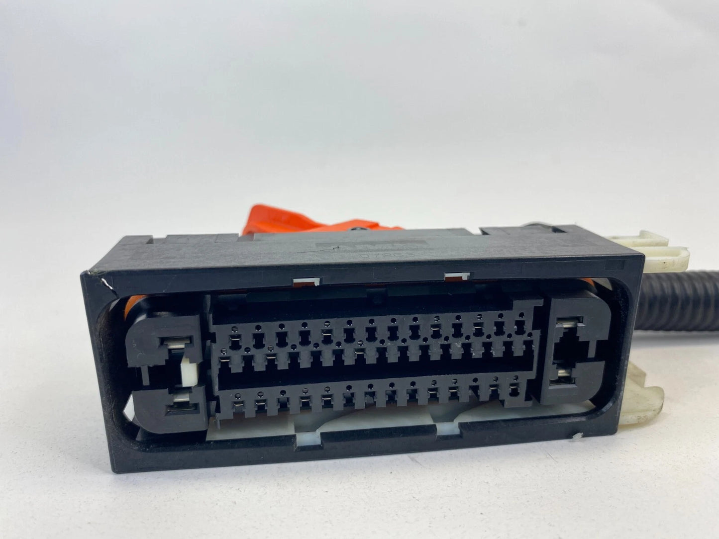 08 09 MITSUBISHI OUTLANDER ABS ANTI LOCK BRAKE PUMP PIGTAIL PLUG CONNECTOR RELAY