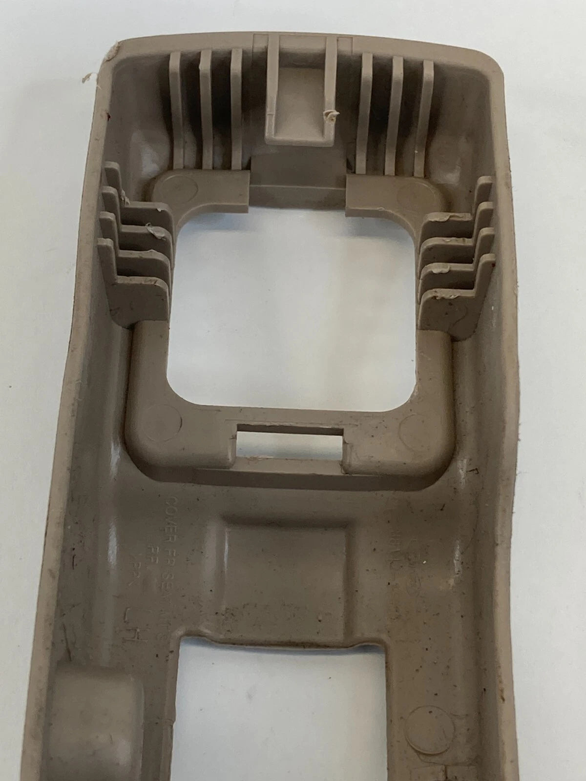05 06 07 08 09 10 KIA SPORTAGE FRONT LEFT SIDE SEAT TRACK COVER TRIM CAP OEM