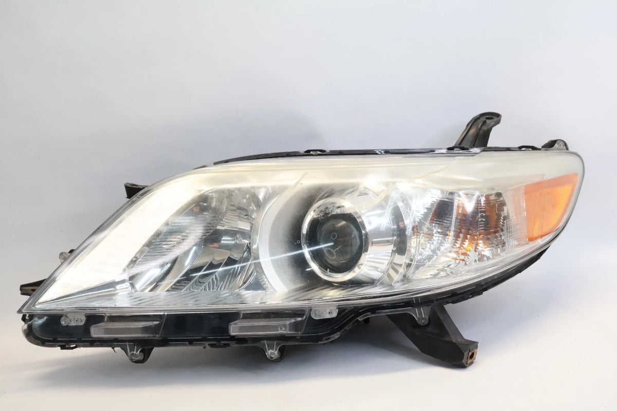 2011-2014 TOYOTA SIENNA LEFT DRIVER SIDE HID XENON HEADLIGHT HEAD LAMP ASSY OEM