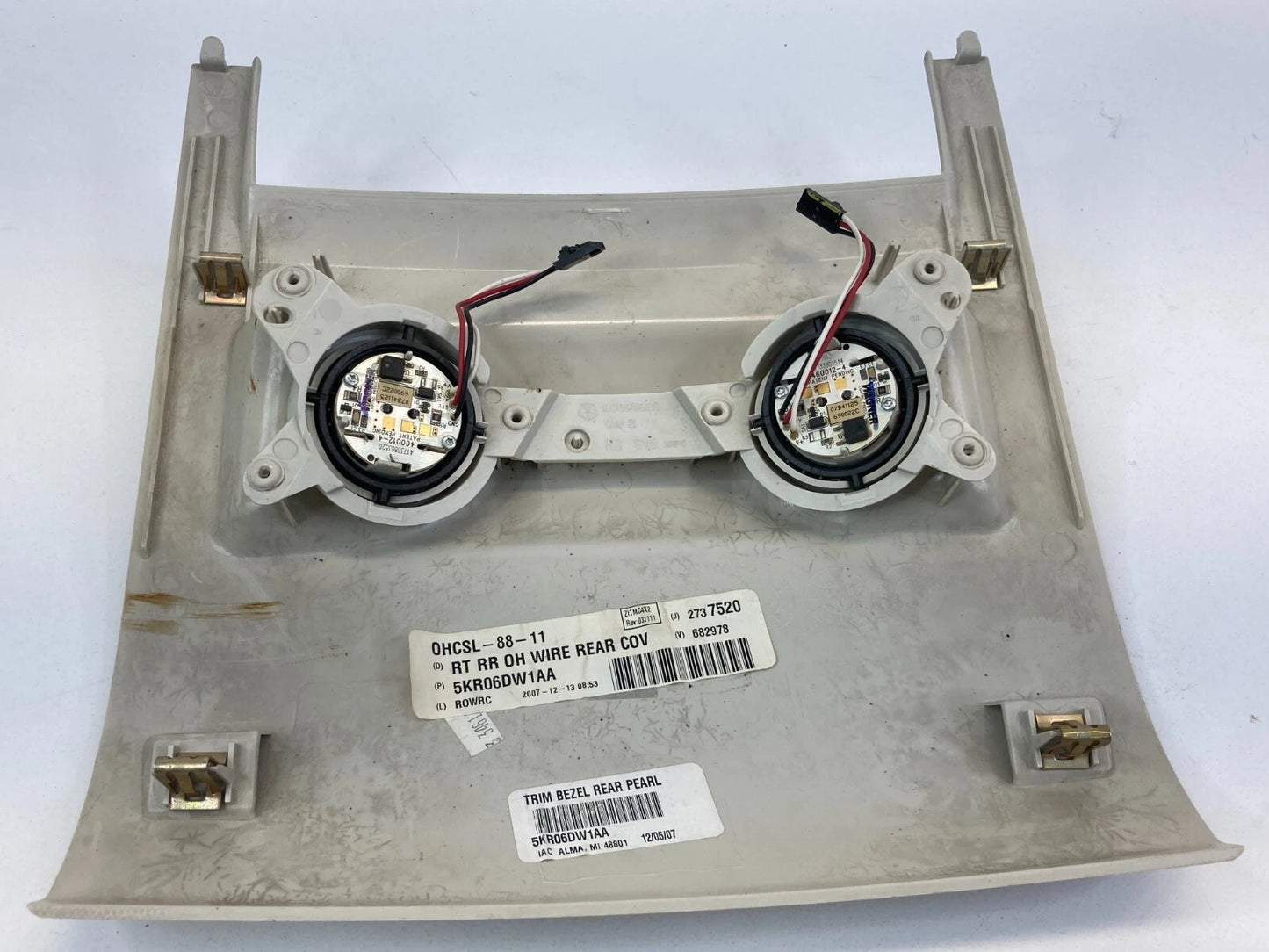 2008-2010 CHRYSLER TOWN & COUNTRY OVERHEAD CONSOLE LIGHT COVER BEZEL 5KR06DW1AA