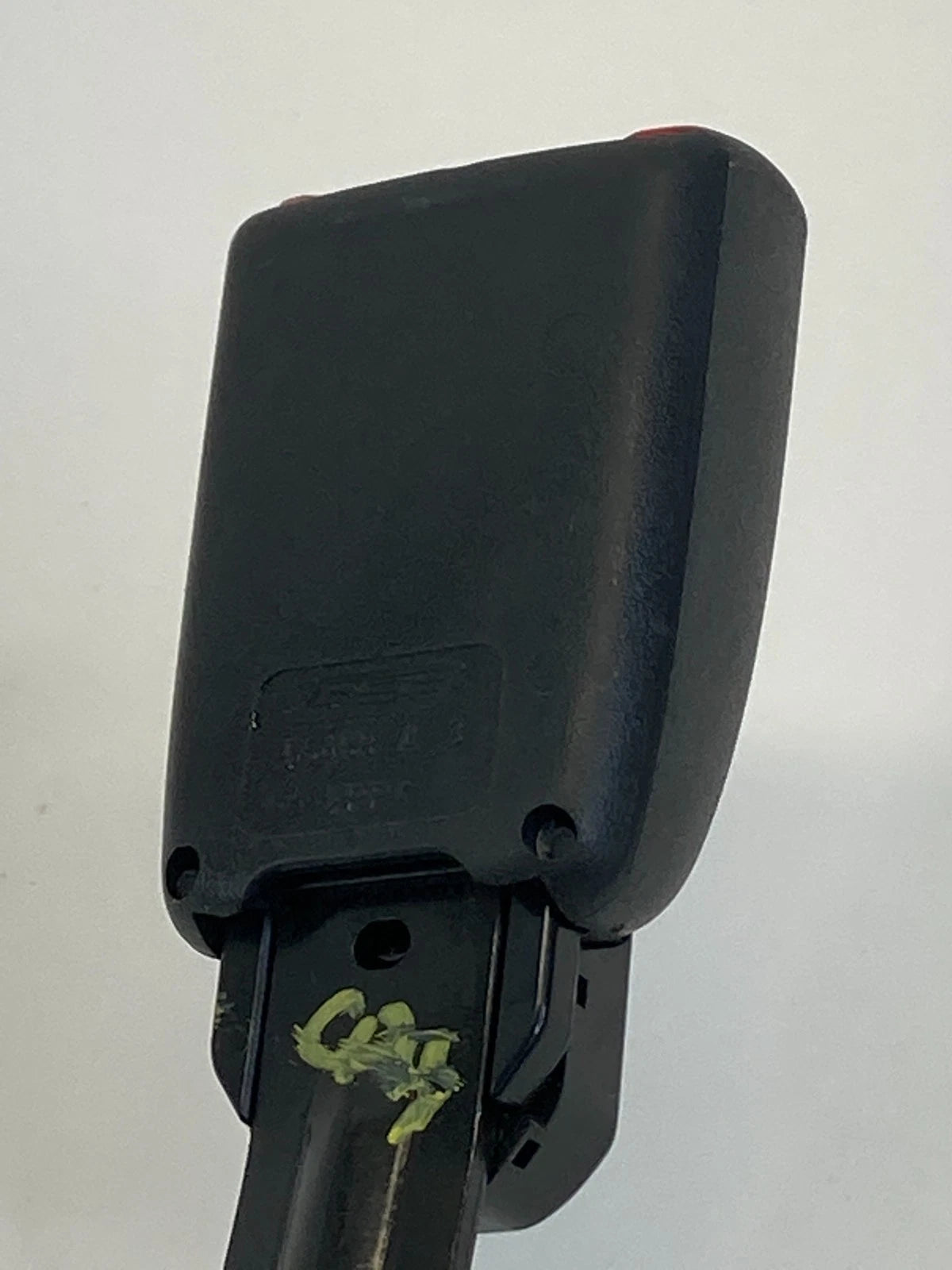 2009-2013 TOYOTA MATRIX FRONT RIGHT SIDE SEAT BELT BUCKLE ASSEMBLY