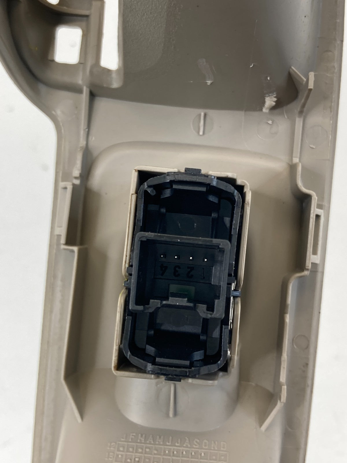 13-18 Ford C-Max Front Right Passenger Side Window Switch W/ Bezel CJ54-S26690