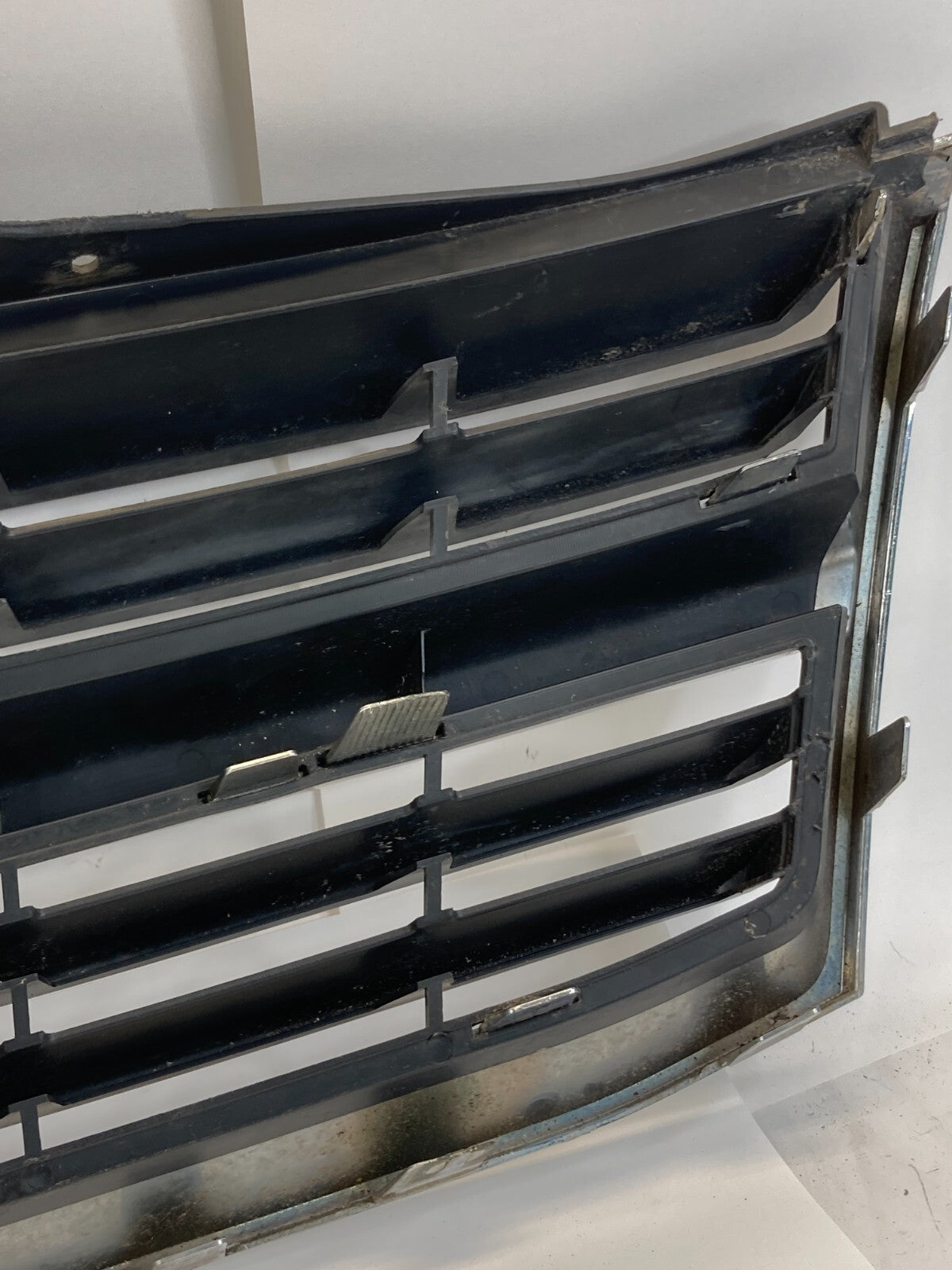 2009 2010 09 10 Dodge Journey Front Bumper Upper Grill Grille 05113151AA OEM