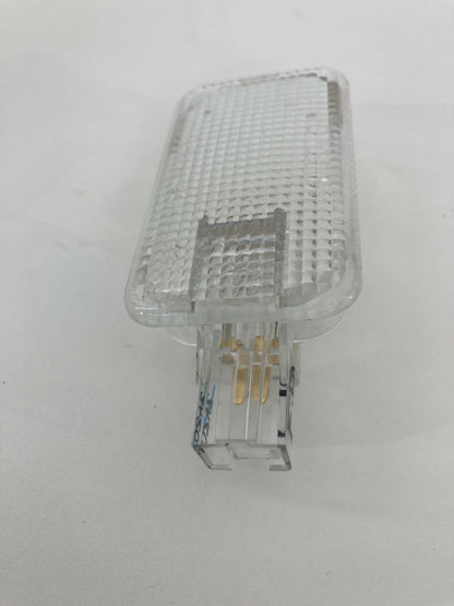 2010-2014 SUBARU OUTBACK FRONT PASSENGER SIDE DOOR COURTESY LAMP LIGHT OEM