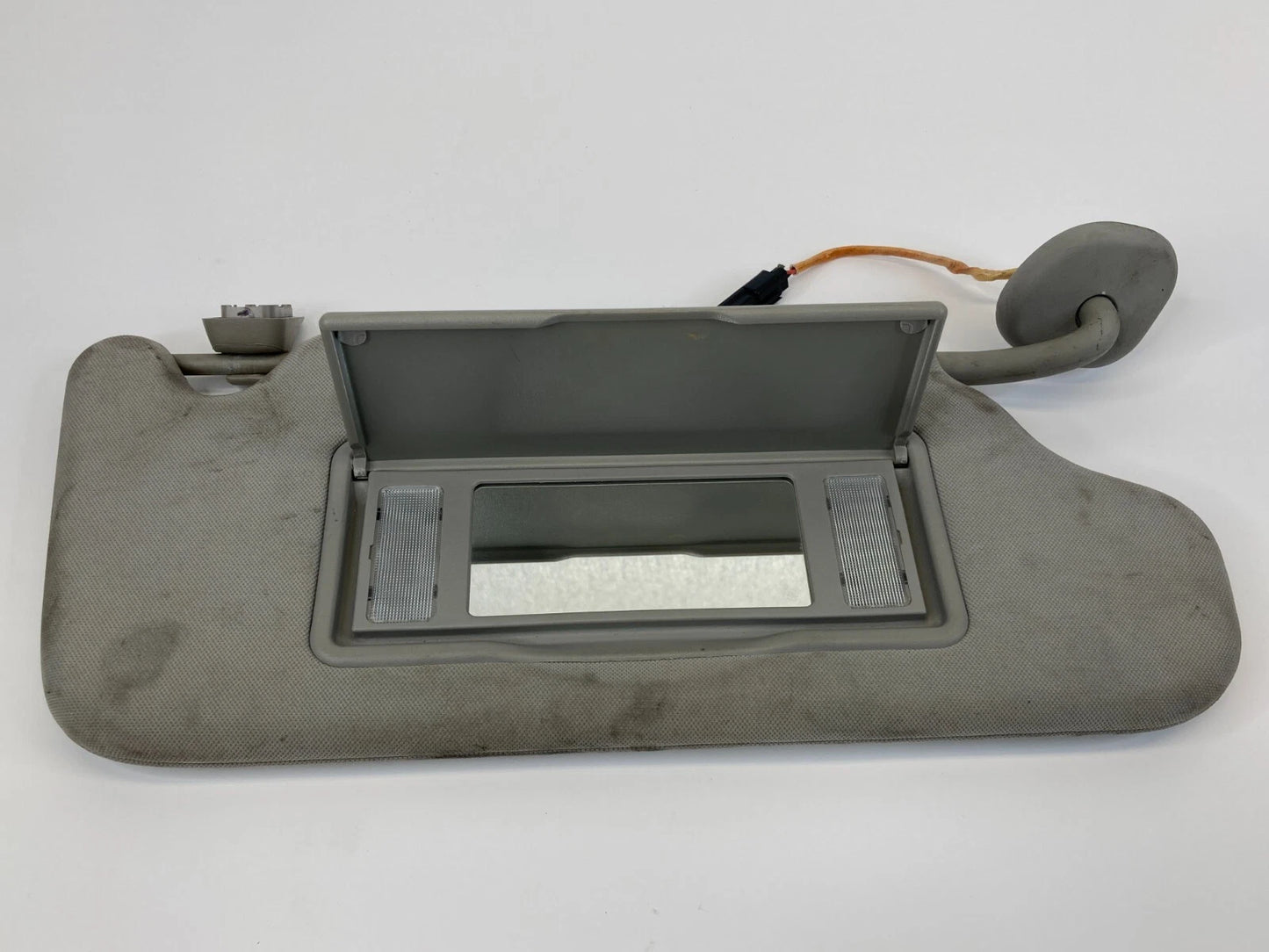 2006-2016 CHEVROLET IMPALA PASSENGER RIGHT SUNVISOR SUN VISOR W ILLUMINATION