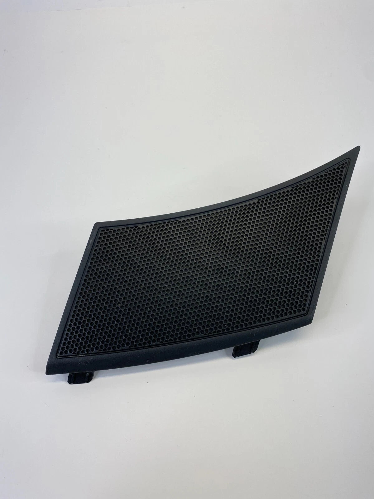 2008-2013 NISSAN ROGUE DASH LEFT DRIVER SIDE SPEAKER COVER GRILLE 28177JM00A OEM