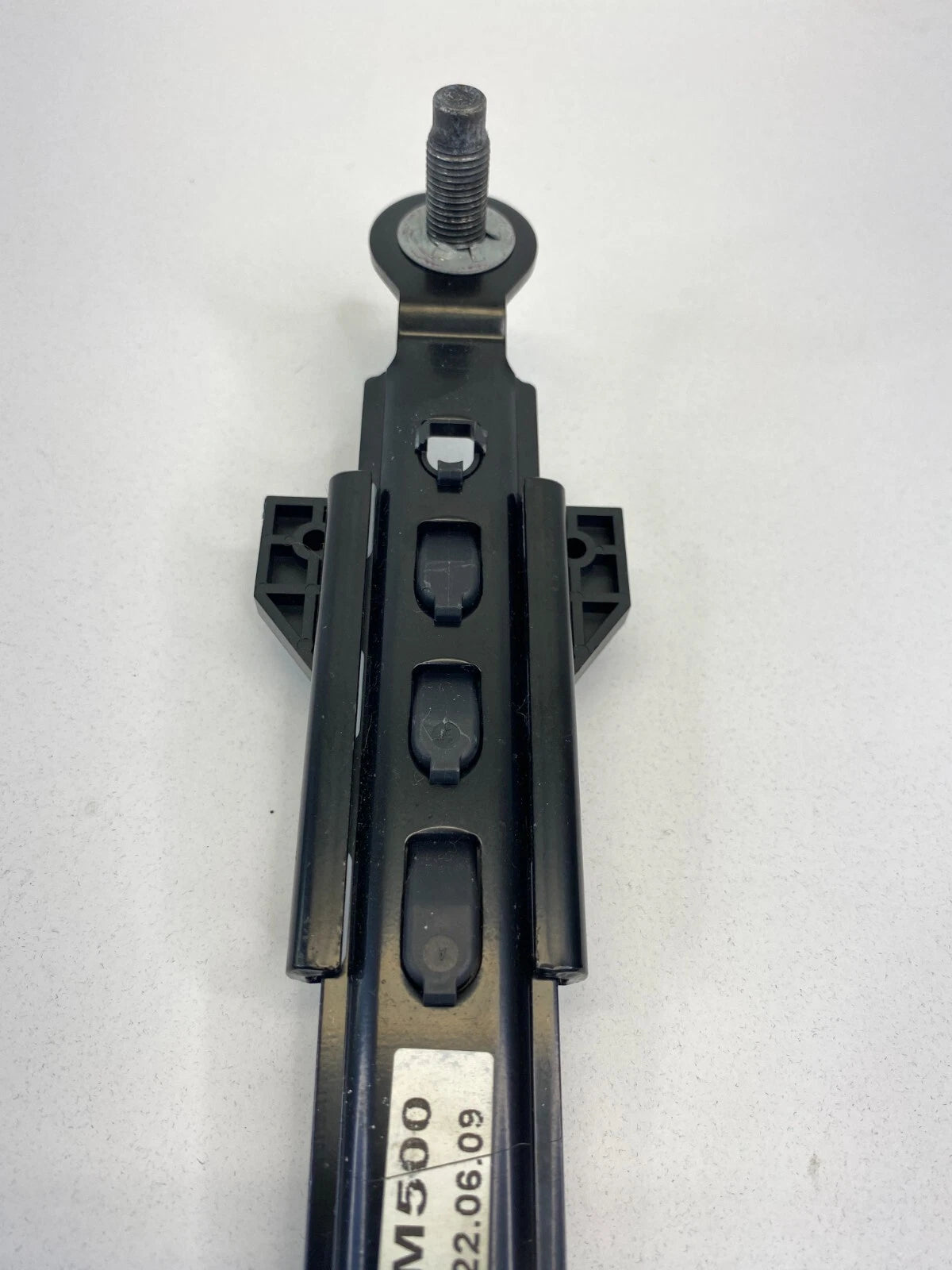 2010 KIA FORTE FRONT LEFT DRIVER SEAT BELT HEIGHT ADJUSTER 88890-1M500 OEM