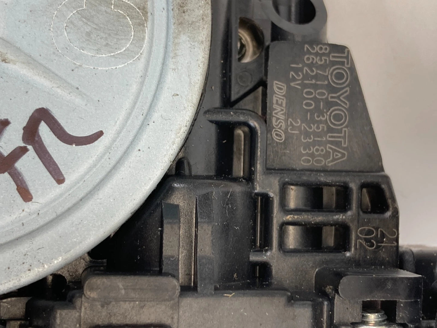 2004-2009 TOYOTA PRIUS FRONT RIGHT SIDE DOOR POWER WINDOW MOTOR 85710-35180 OEM