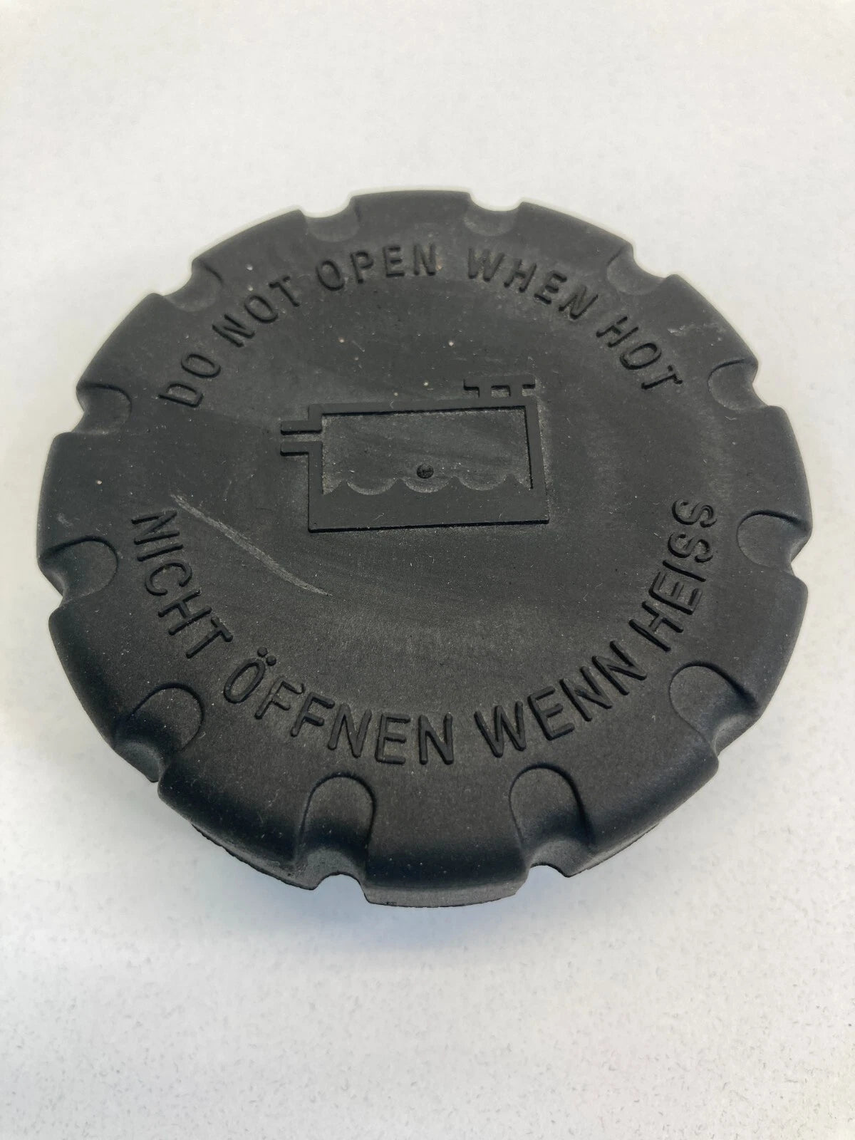 2003-2009 MERCEDES-BENZ E320 RADIATOR COOLANT EXPANSION RESEVOIR CAP COVER OEM