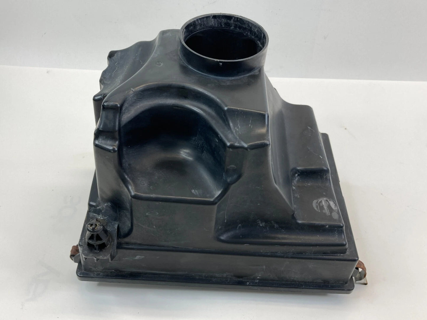 04-09 MAZDA 3 MAZDA3 2.0L 16V CVT LOWER CASE AIR INTAKE CLEANER BOX COVER OEM