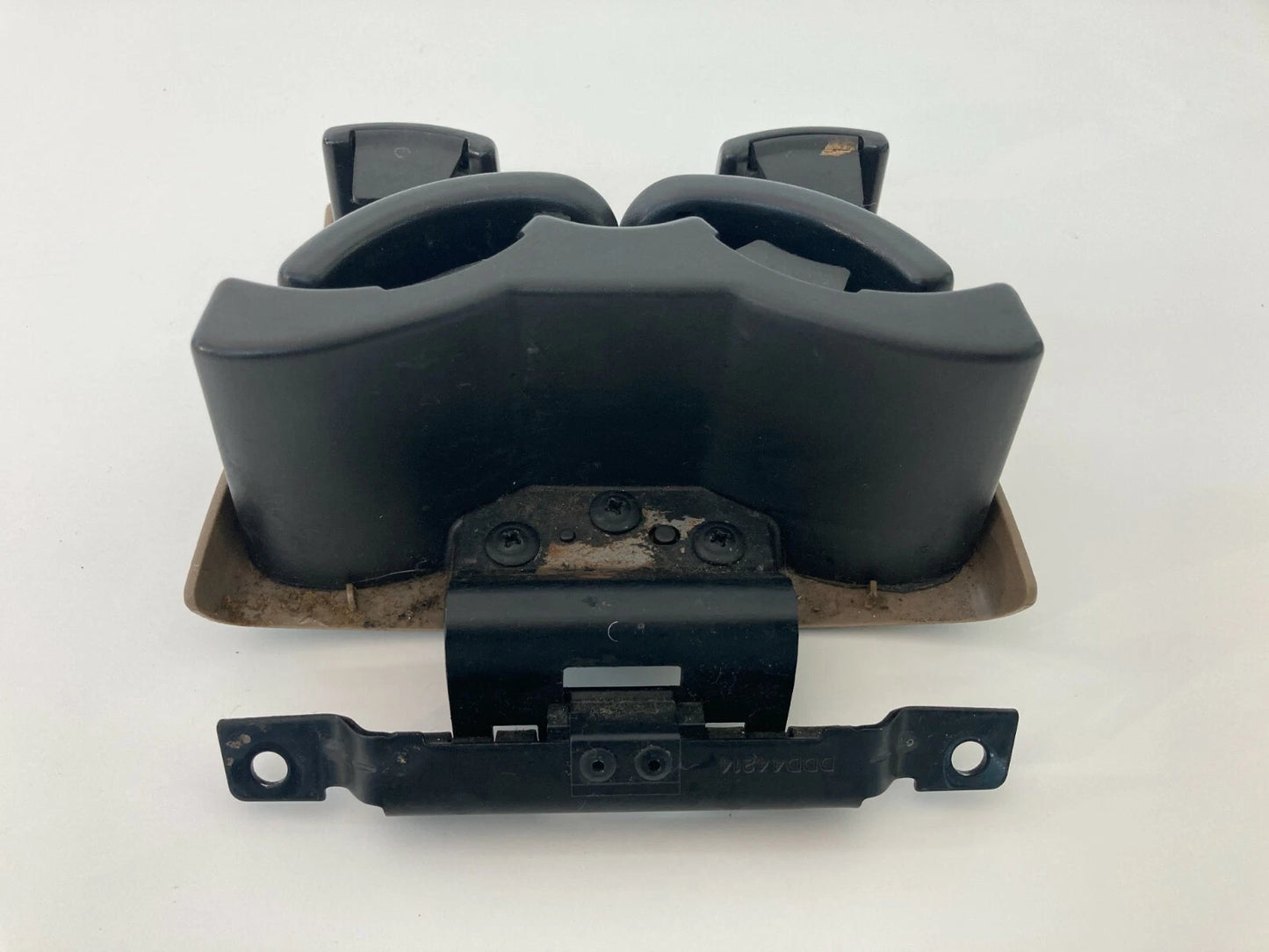2004 04 ISUZU ASCENDER 02-09 CHEVY TRAILBLAZER REAR CENTER CONSOLE CUP HOLDER