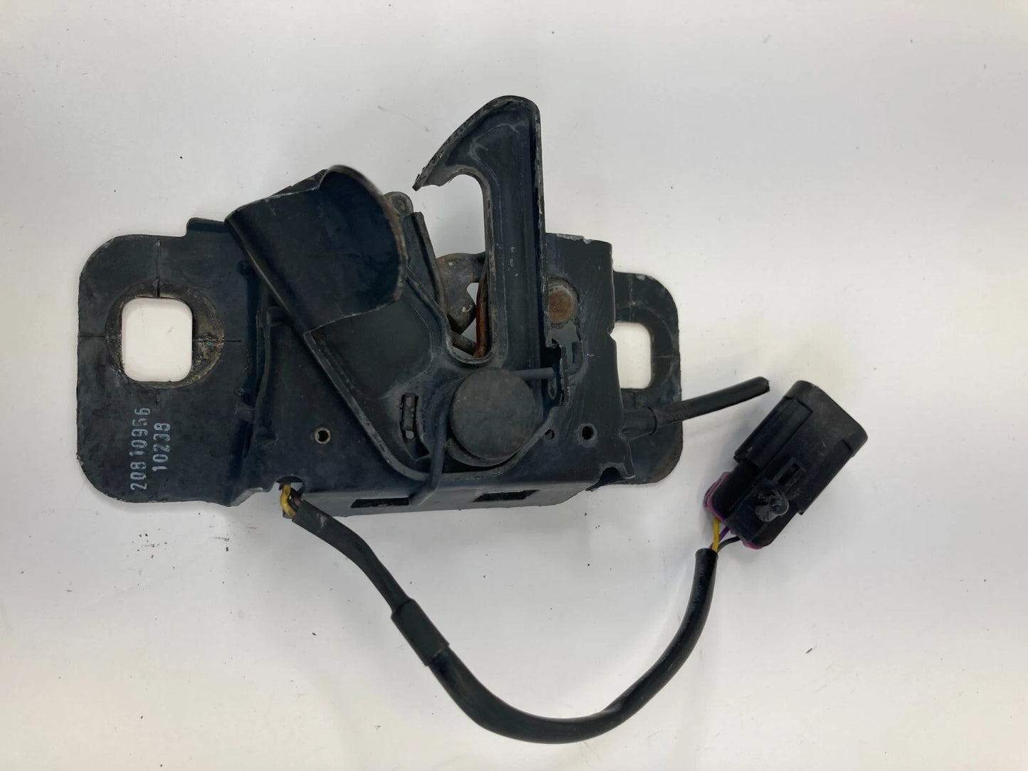 2010 2011 CADILLAC SRX FRONT HOOD LOCK LATCH RELEASE ACTUATOR ASSEMBLY 20810956