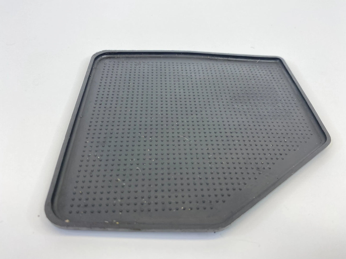 06 07 SATURN VUE INTERIOR INSERT RUBBER MAT CENTER CONSOLE OEM FACTORY MER52687