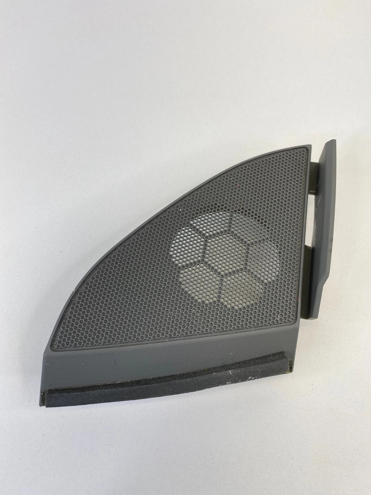 2014-2020 CHEVROLET IMPALA DASH LEFT DRIVER SPEAKER GRILLE COVER TRIM 23135463