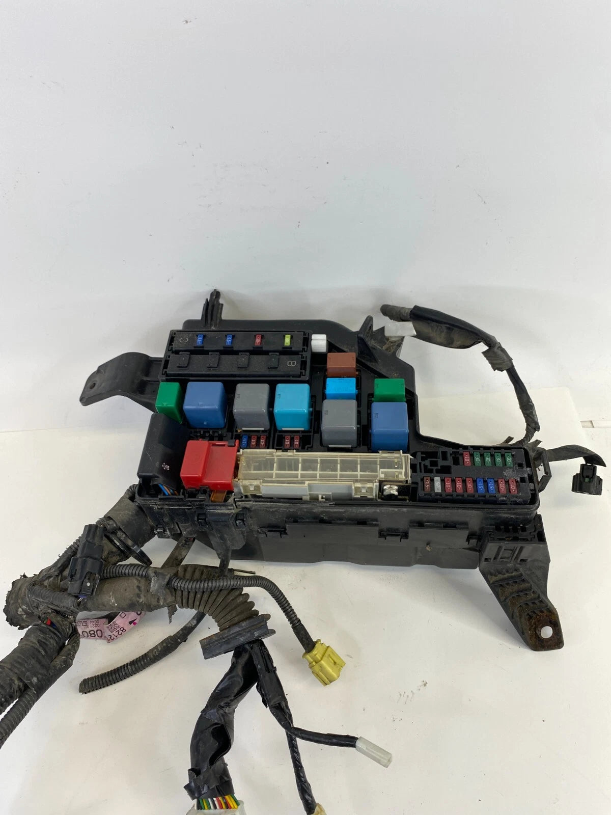 2004-2009 TOYOTA PRIUS 1.5L A/T ENGINE FUSE BOX RELAY BLOCK W/ SMALL FUSE OEM