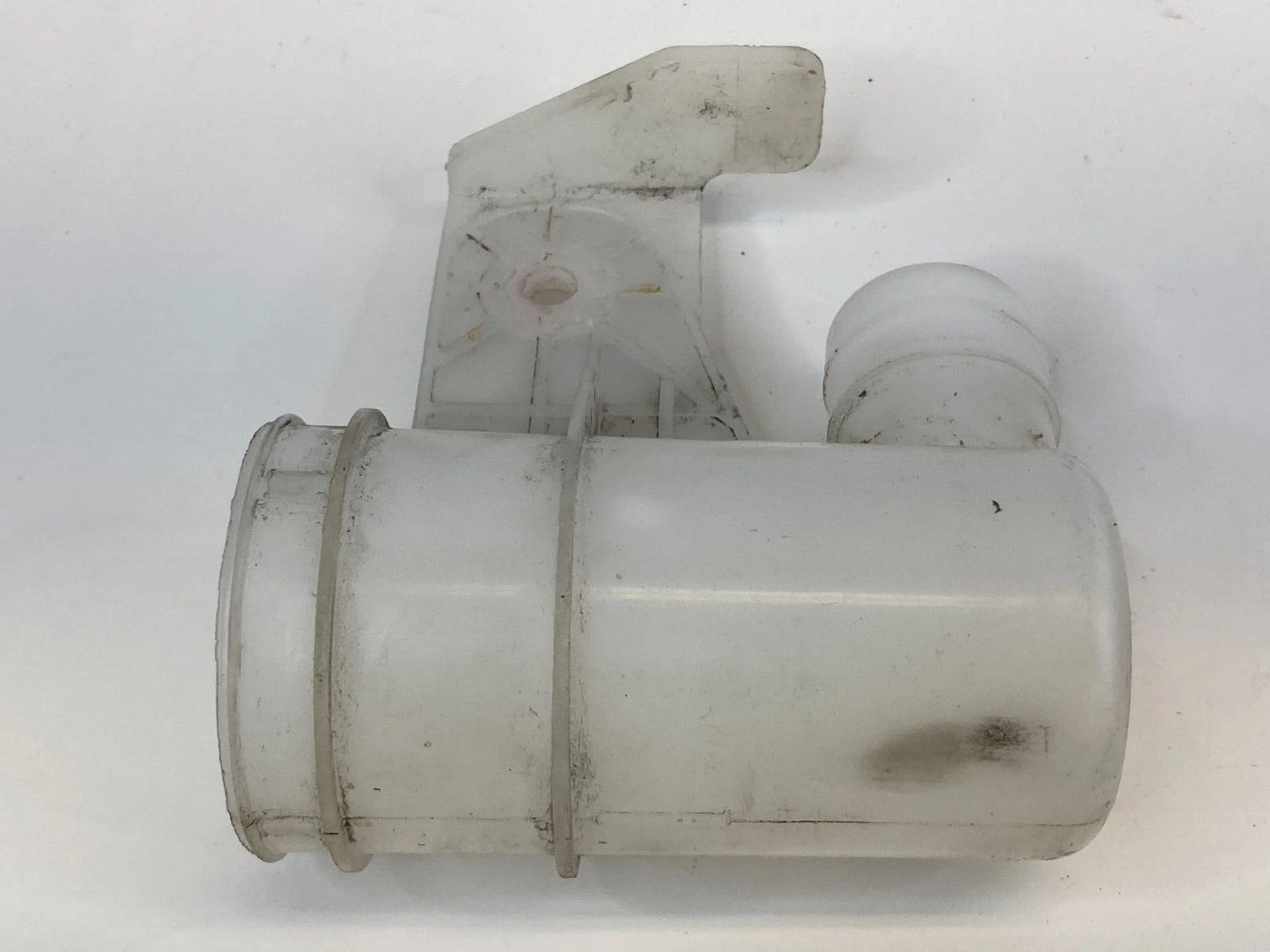 11-18 VOLKSWAGEN JETTA WINDSHIELD WIPER WASHER FLUID RESERVOIR TANK FILLER NECK