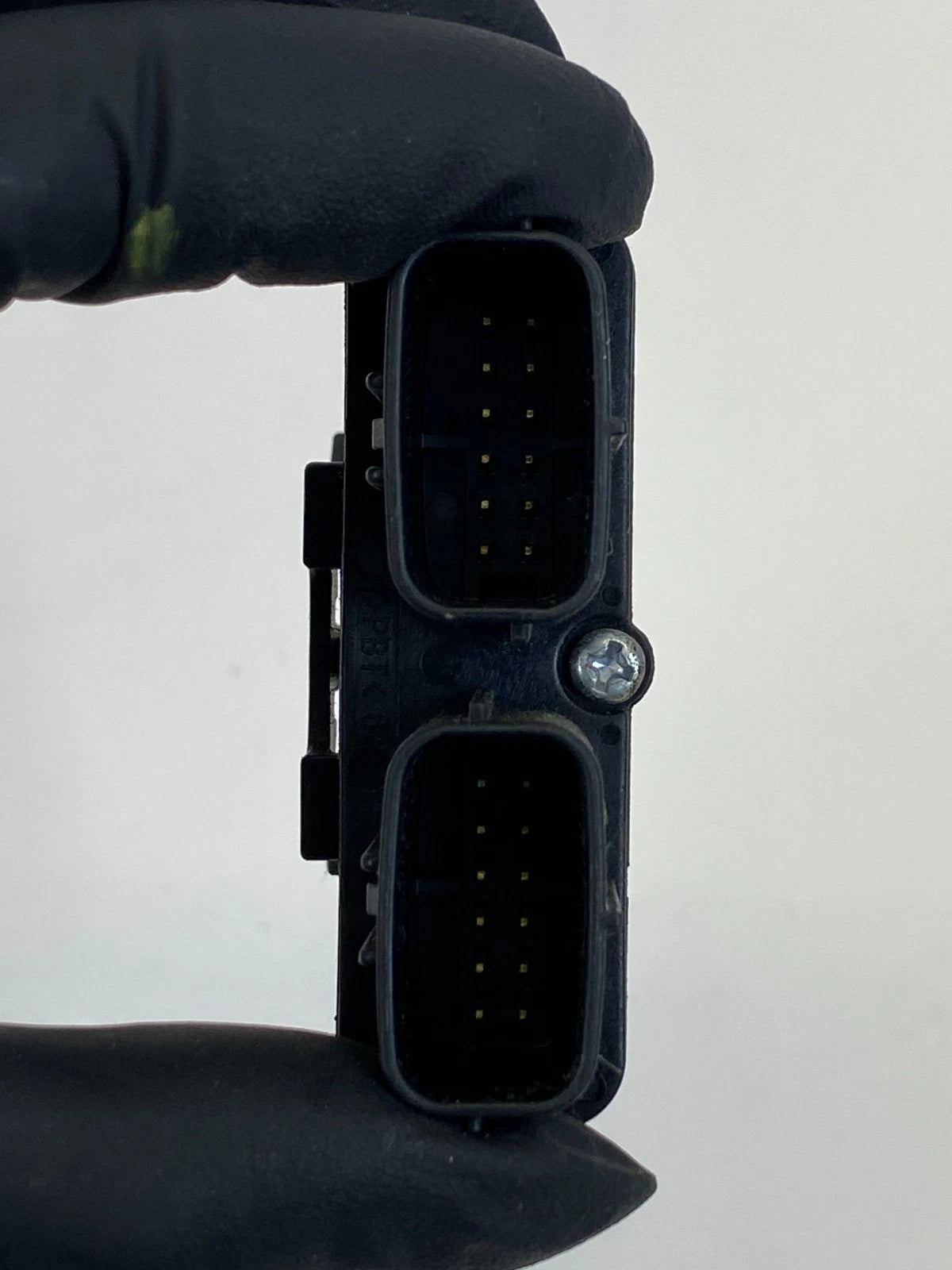 2006-2009 TOYOTA PRIUS FRONT SEAT OCCUPANT OCCUPANCY MODULE 482811-10131 OEM