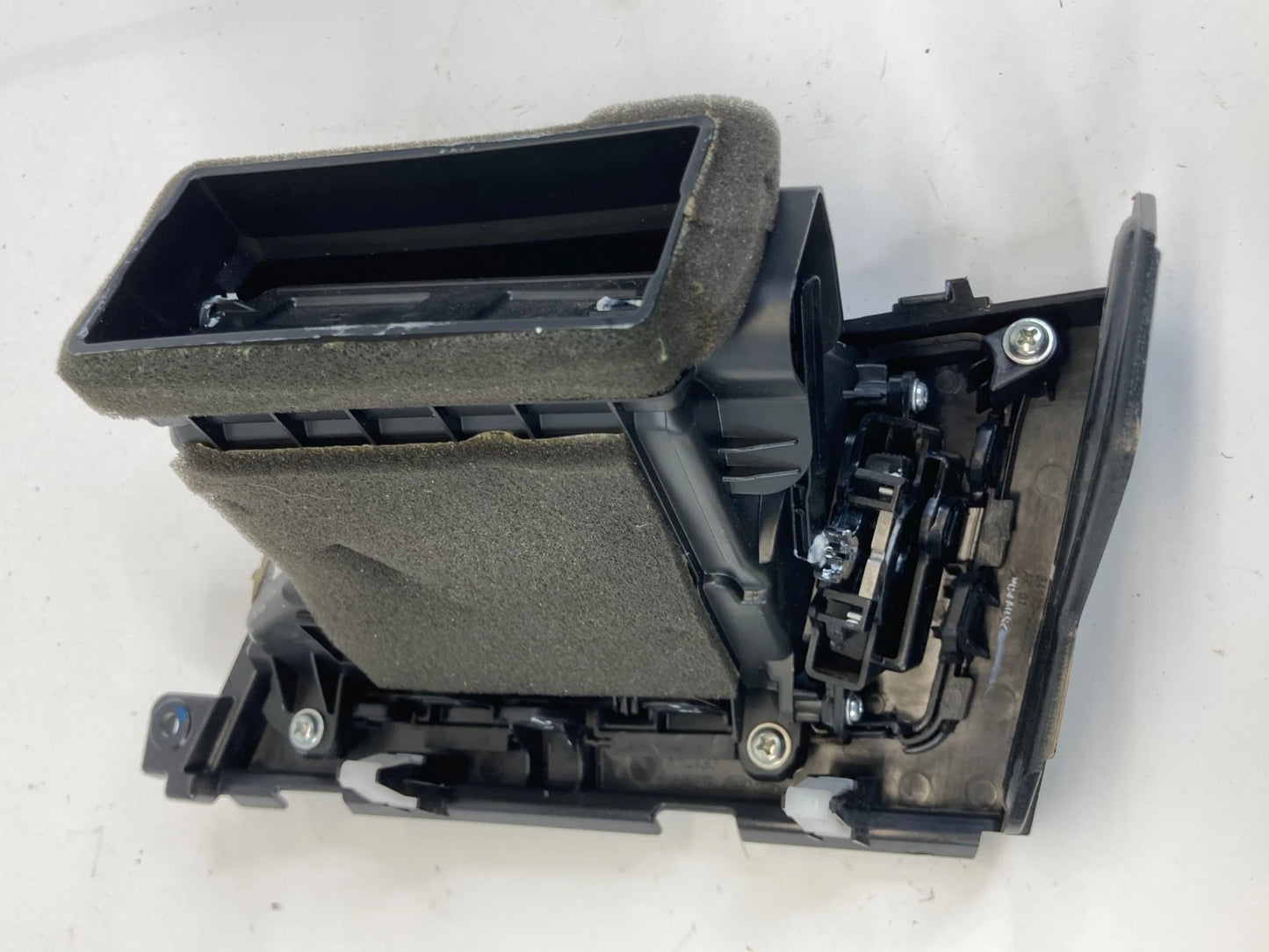 15-17 HYUNDAI SONATA FRONT LEFT DRIVER DASH AC OUTER AIR VENT PANEL 84990-C2000