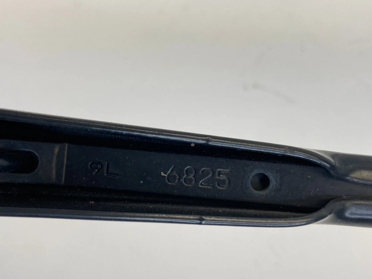 2006-2010 DODGE CHARGER FRONT LEFT & RIGHT WINDSHIELD WIPER ARM PAIR SET OEM