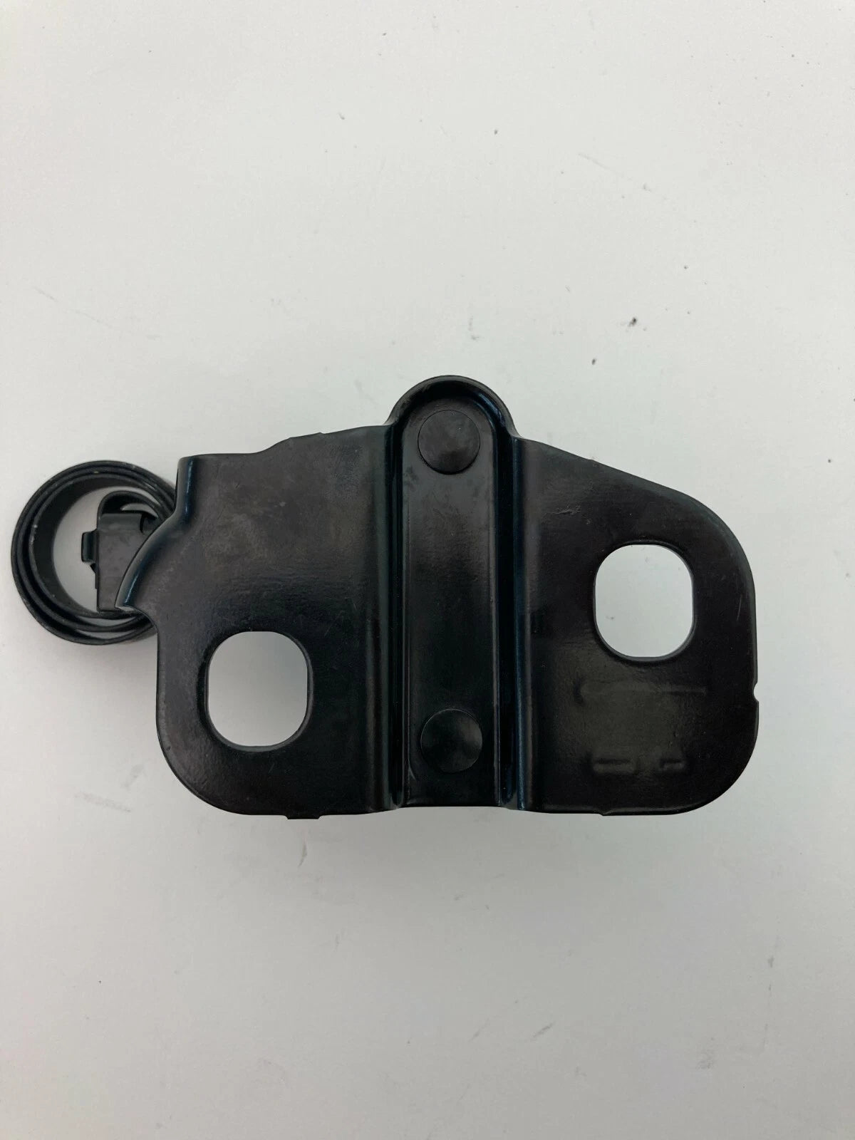 2005-2010 CHEVROLET COBALT 2.2L COUPE REAR TRUNK LATCH LOCK CATCH STRIKER PLATE