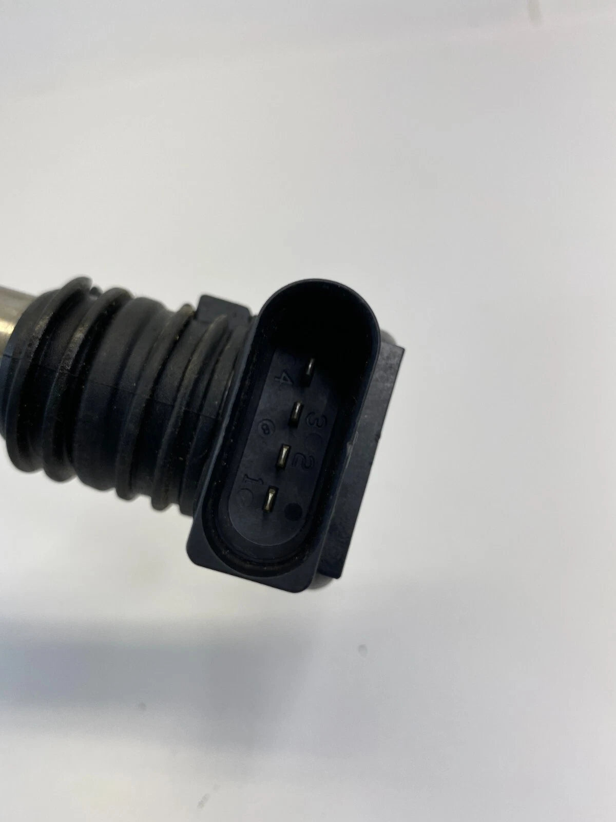 00-05 VOLKSWAGEN PASSAT 01-05 JETTA 1.8L L4 AT IGNITION COIL IGNITER 06B905115R