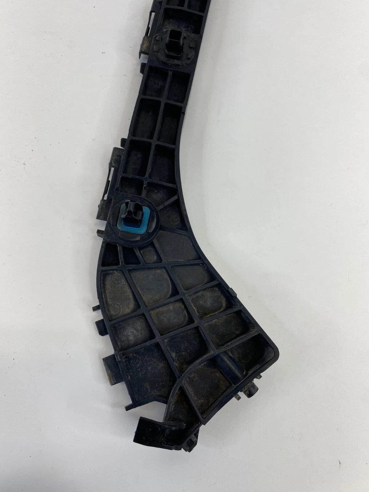 2010-2015 TOYOTA PRIUS REAR RH SIDE BUMPER MOUNTING BRACKET UNIT OEM 52575-47020