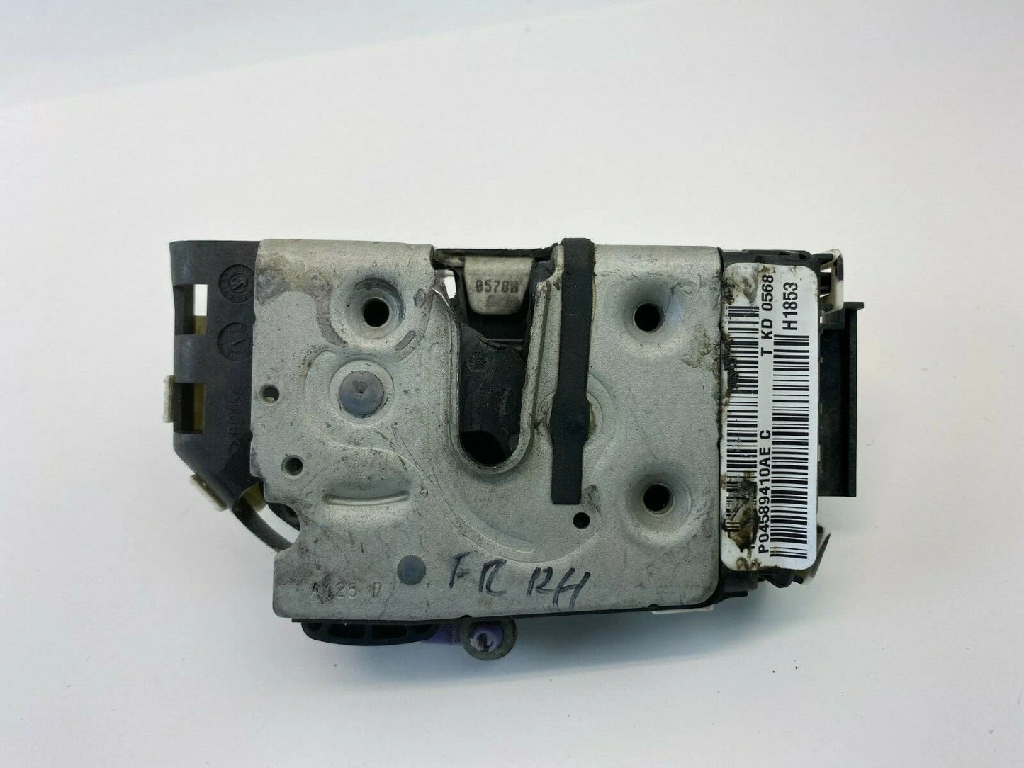 07-09 CALIBER 07-10 COMPASS PATRIOT FRONT RIGHT DOOR LOCK LATCH 04589410AE OEM