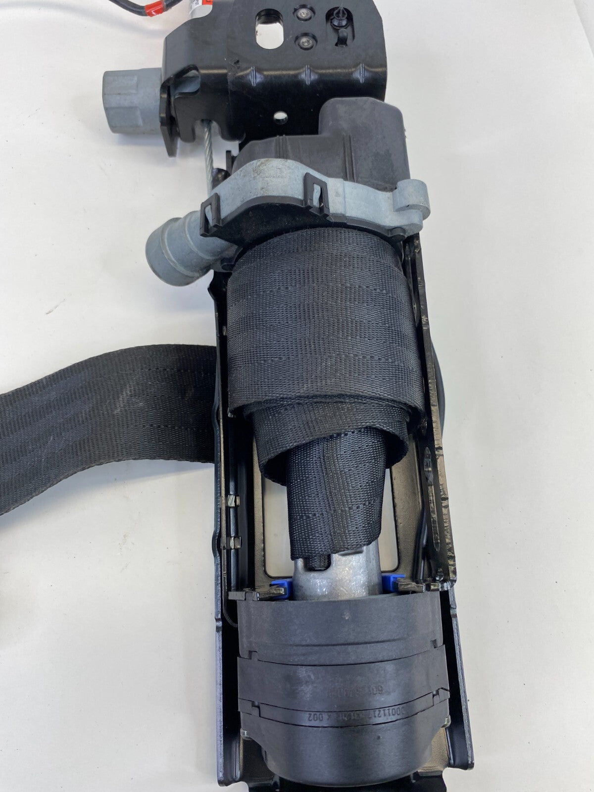 2001-2004 Volvo S40 Front Right Passenger Side Seat Belt Retractor Assy OEM