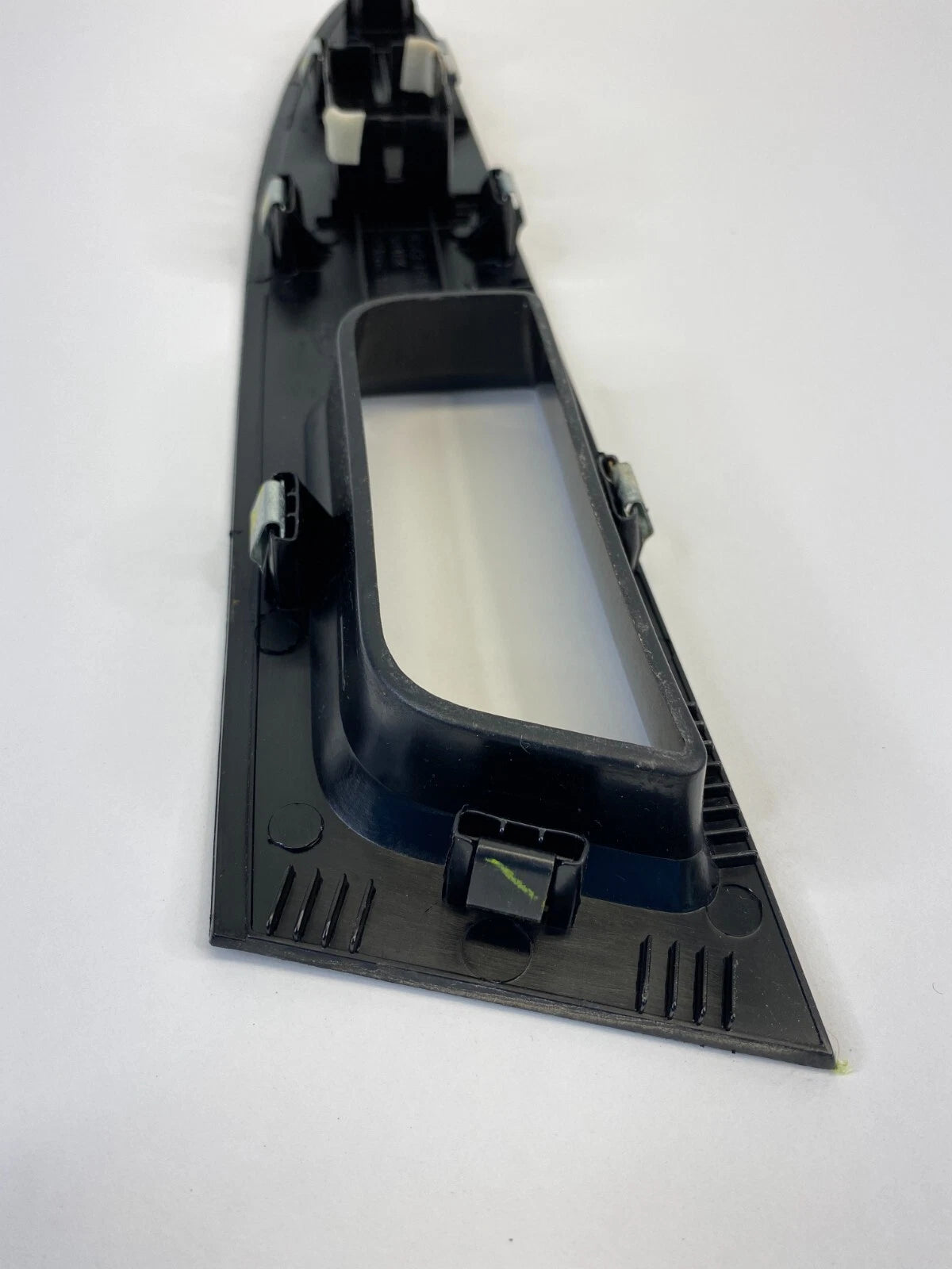 13-20 FORD FUSION FRONT RIGHT DOOR WINDOW SWITCH COVER BEZEL DS73-14A563-B OEM