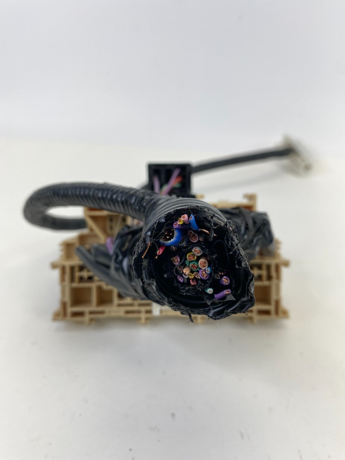 2008-2013 Nissan Rogue 2.5L A/T Dashboard Fuse Box Relay Junction Block OEM