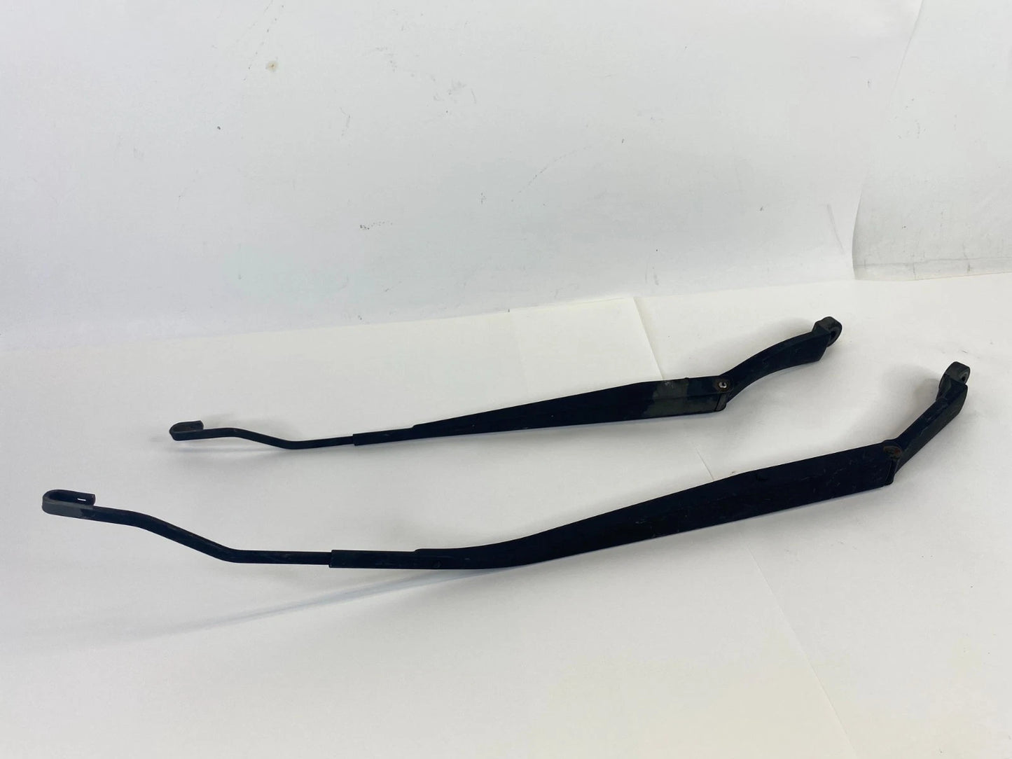 2005-2010 KIA SPORTAGE FRONT WINDSHIELD WIPER ARM LEFT & RIGHT PAIR OEM