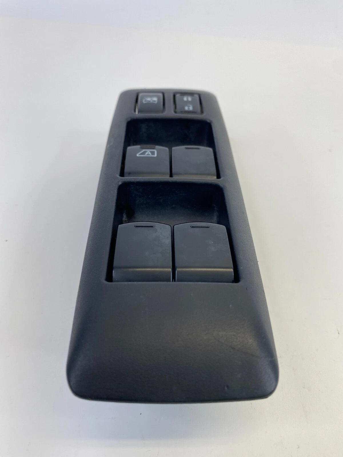 2011-2013 NISSAN ROGUE FRONT LEFT SIDE DOOR POWER MASTER WINDOW SWITCH OEM