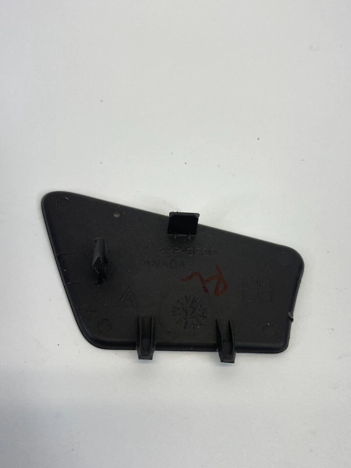2011-2017 BUICK REGAL REAR LEFT SIDE INTERIOR DOOR HANDLE BOLT CAP TRIM COVER