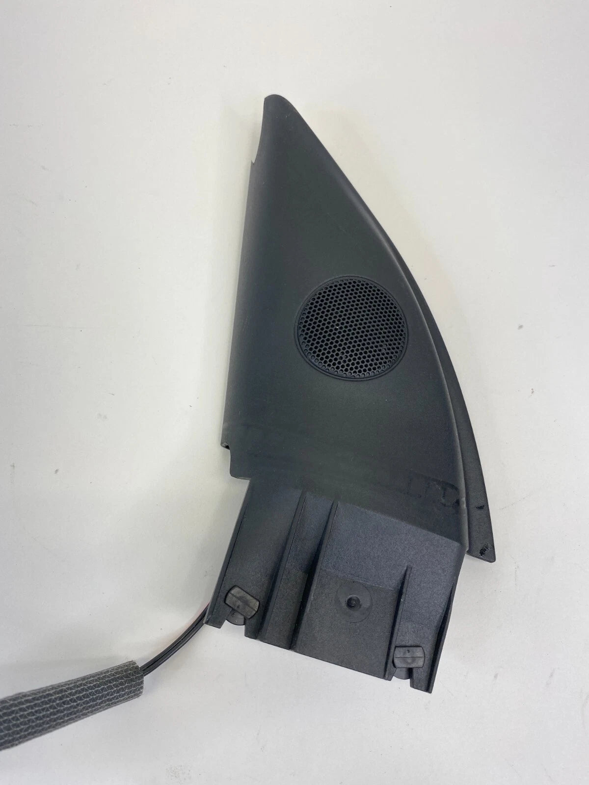 2002-2005 VW PASSAT FRONT DRIVER SIDE DOOR CORNER COVER W/ TWEETER 3B0837993 OEM