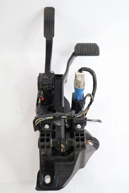 2013-2020 FORD FUSION BRAKE AND ACCELERATOR PEDAL ASSEMBLY BRACKET FG8C-9F856-AB
