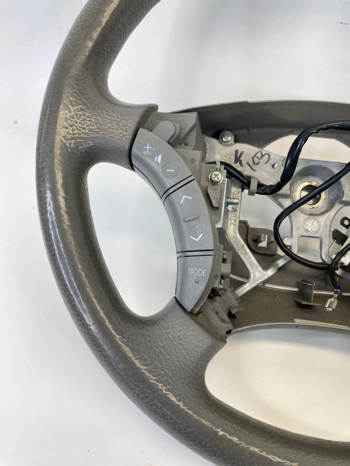 04-10 TOYOTA SIENNA STEERING WHEEL W/ AUDIO & CRUISE CONTROL SWITCH 45103-08020