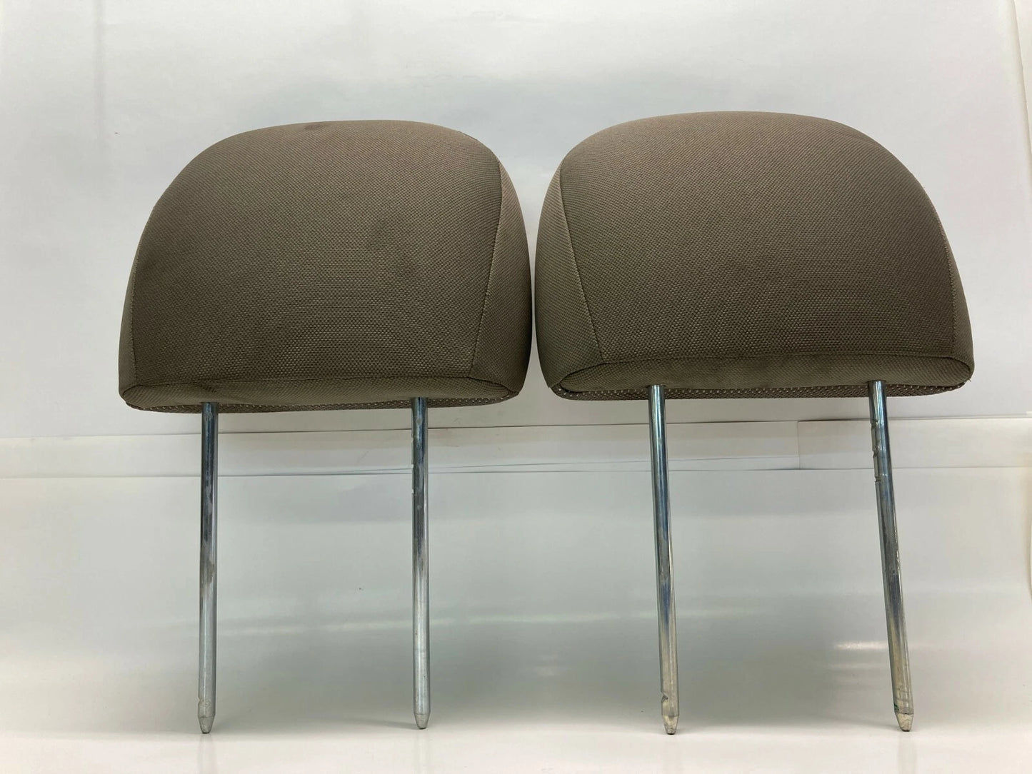 2004 2005 CHRYSLER PACIFICA FRONT LEFT & RIGHT SEAT HEADRESTHEAD REST SET PAIR