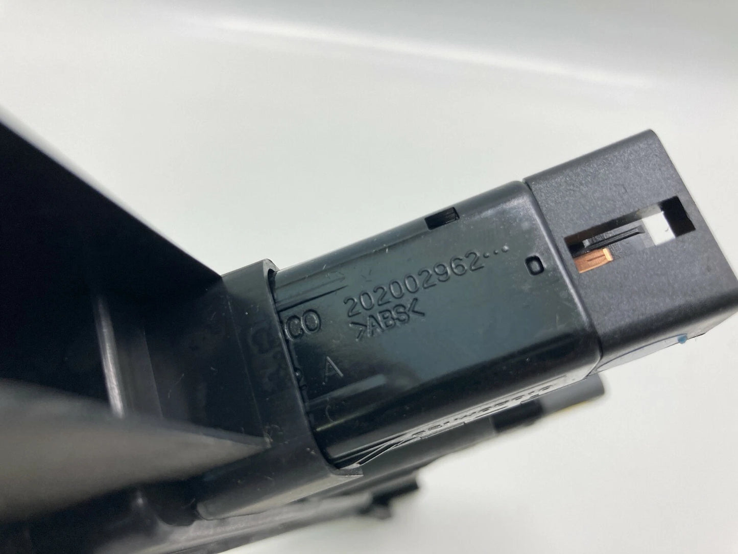 06-10 KIA SEDONA WINDSHIELD DEFROST WIPER SWITCH & ESC OFF SWITCH 93700-4D200