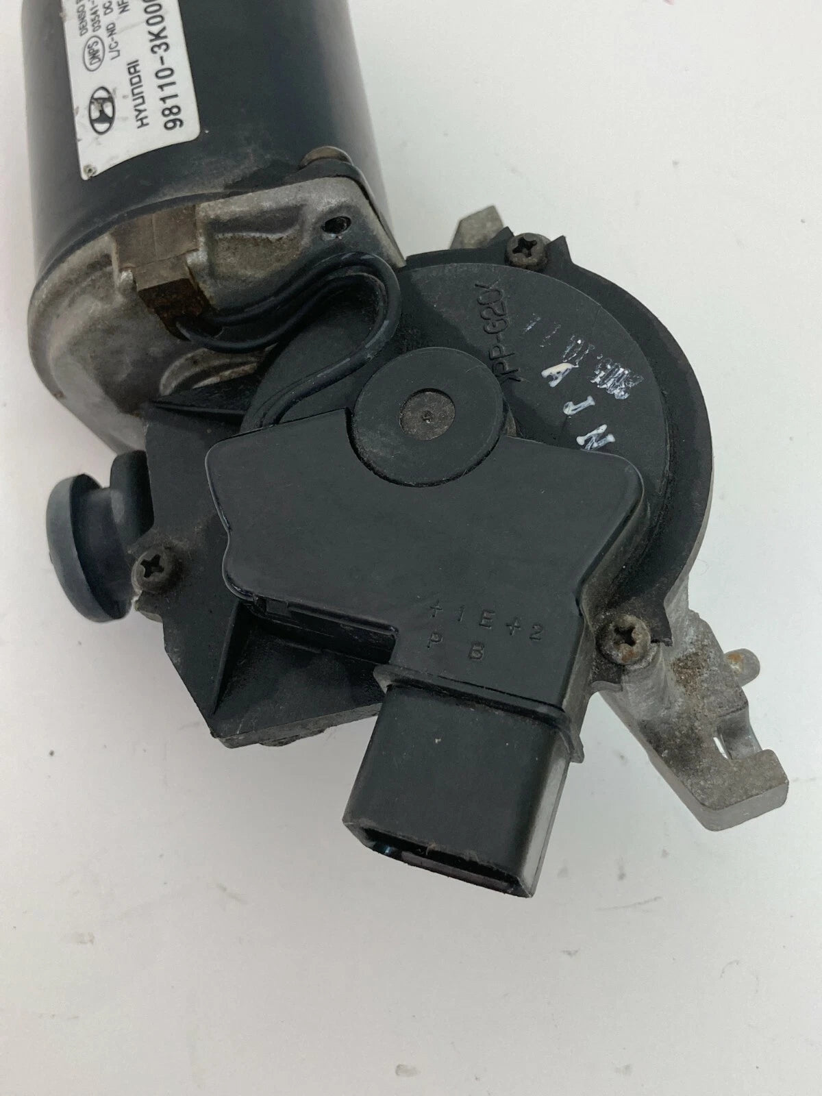 2006 2007 2008 2009 2010 HYUNDAI SONATA WINDSHIELD WIPER MOTOR 98110-3K000 OEM