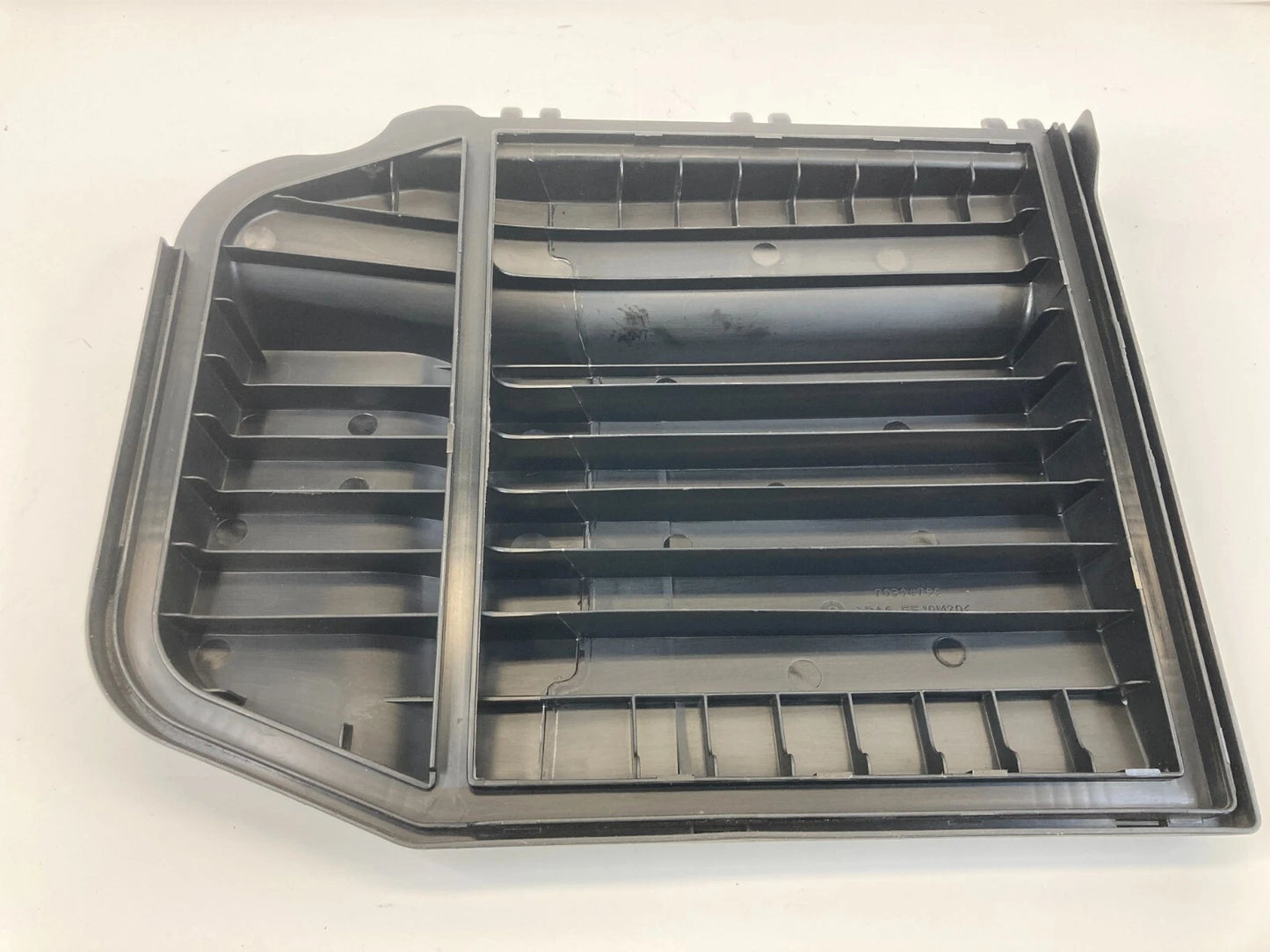 2009 2010 BMW 535XI AIR CLEANER FILTER BOX UPPER HOUSING COVER 70304789 OEM