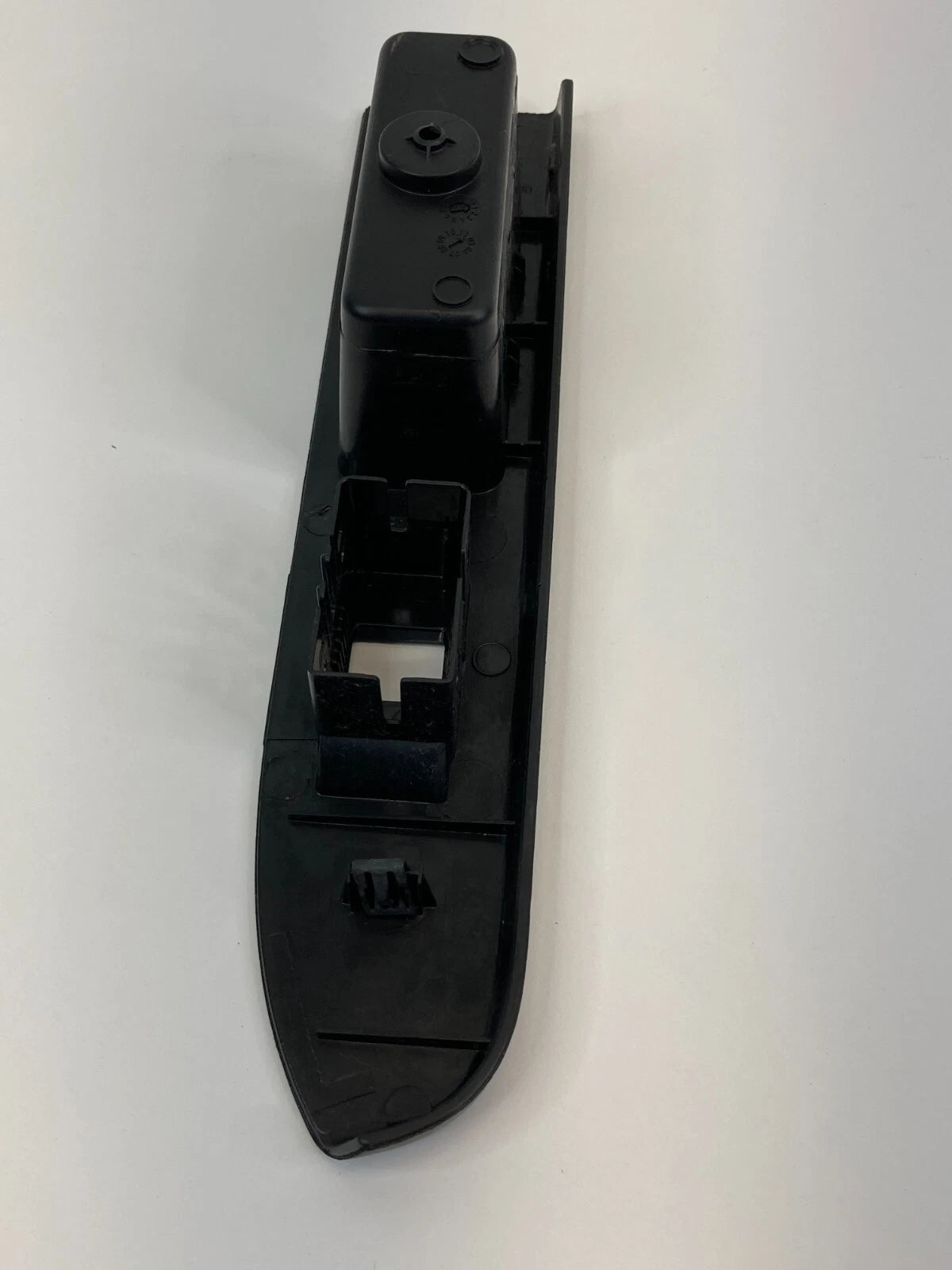 08-12 FORD ESCAPE REAR LEFT BACK SIDE DOOR WINDOW SWITCH COVER BEZEL RR LH OEM