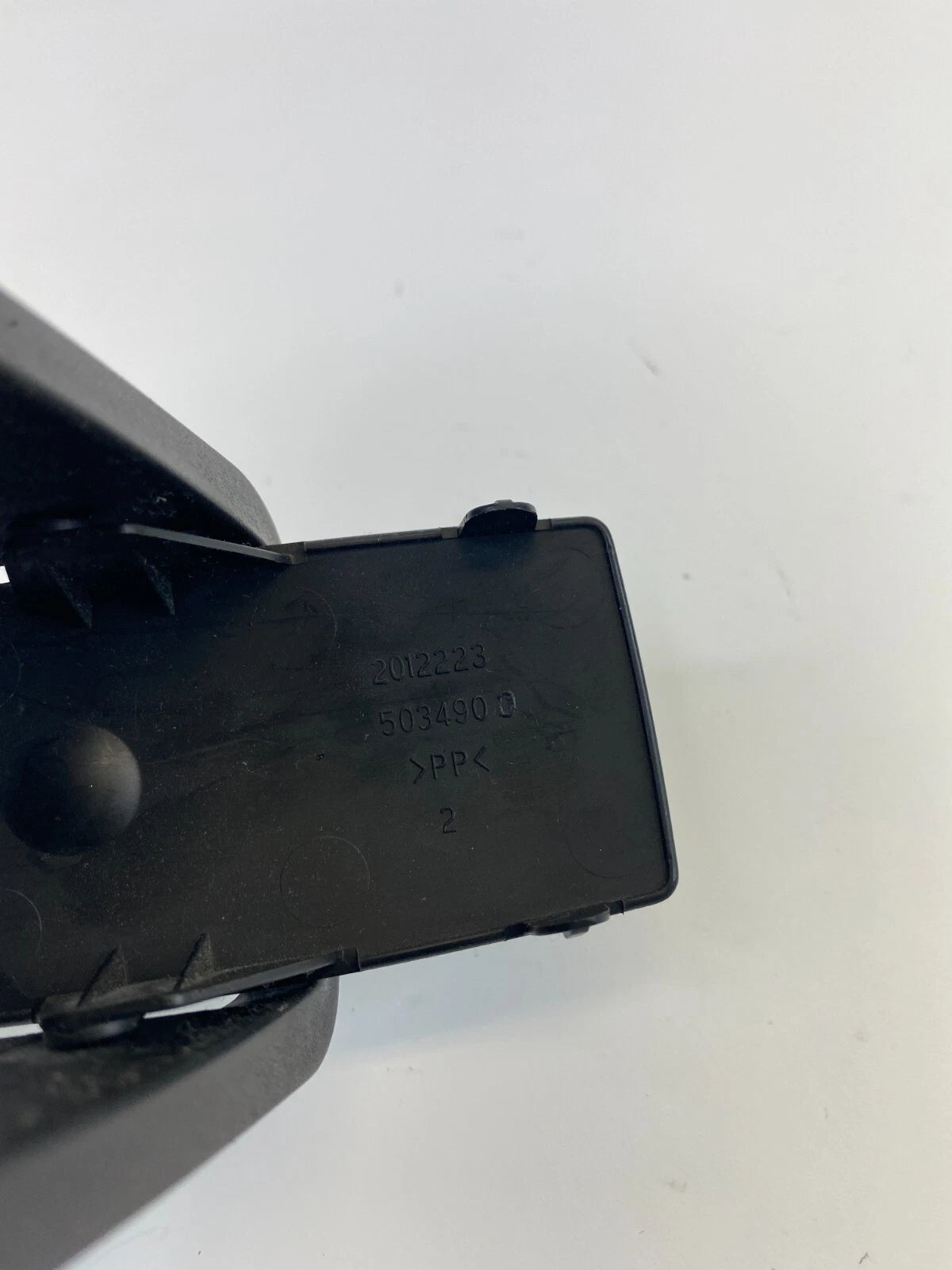 11-19 CHEVY CRUZE 13-19 ATS REAR SEAT CHILD SAFETY ANCHOR HOOK COVER 5034900