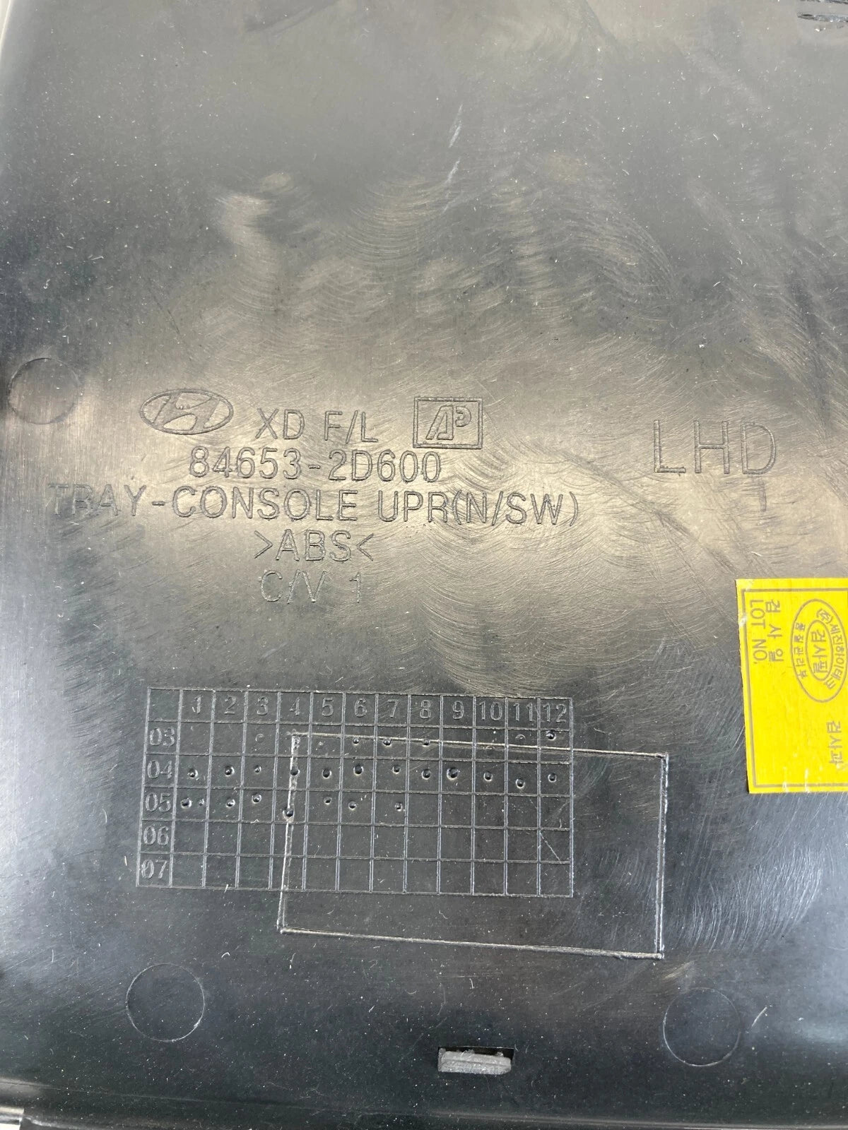 2001-2006 HYUNDAI ELANTRA CENTER CONSOLE TRAY STORAGE COMPARTMENT 84653-2D600
