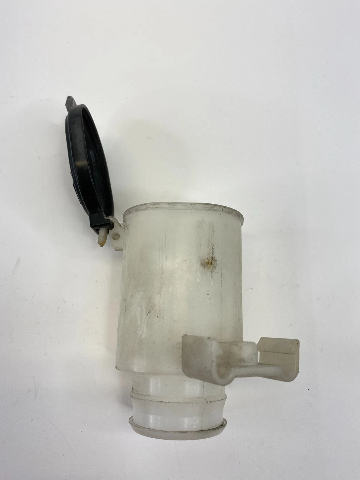 00-05 TOYOTA CELICA WINDSHIELD WIPER FLUID FILLER TUBE NECK W/ CAP E11001102 OEM