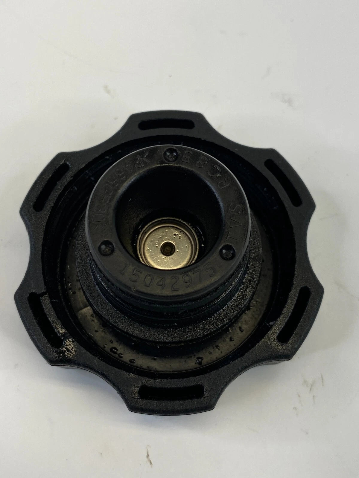 2008-2017 BUICK ENCLAVE GMC ACADIA RADIATOR CAP COOLANT COVER 15042975 OEM