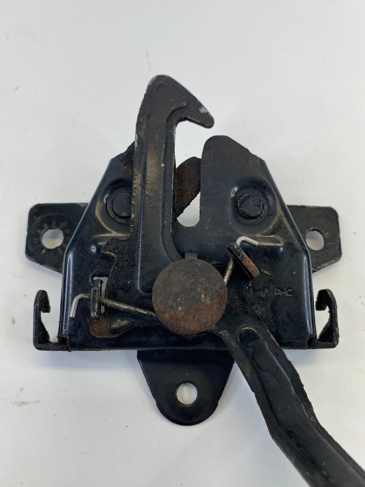 2005-2009 HYUNDAI TUCSON FRONT ENGINE HOOD LOCK LATCH CATCH ASSEMBLY OEM FACTORY