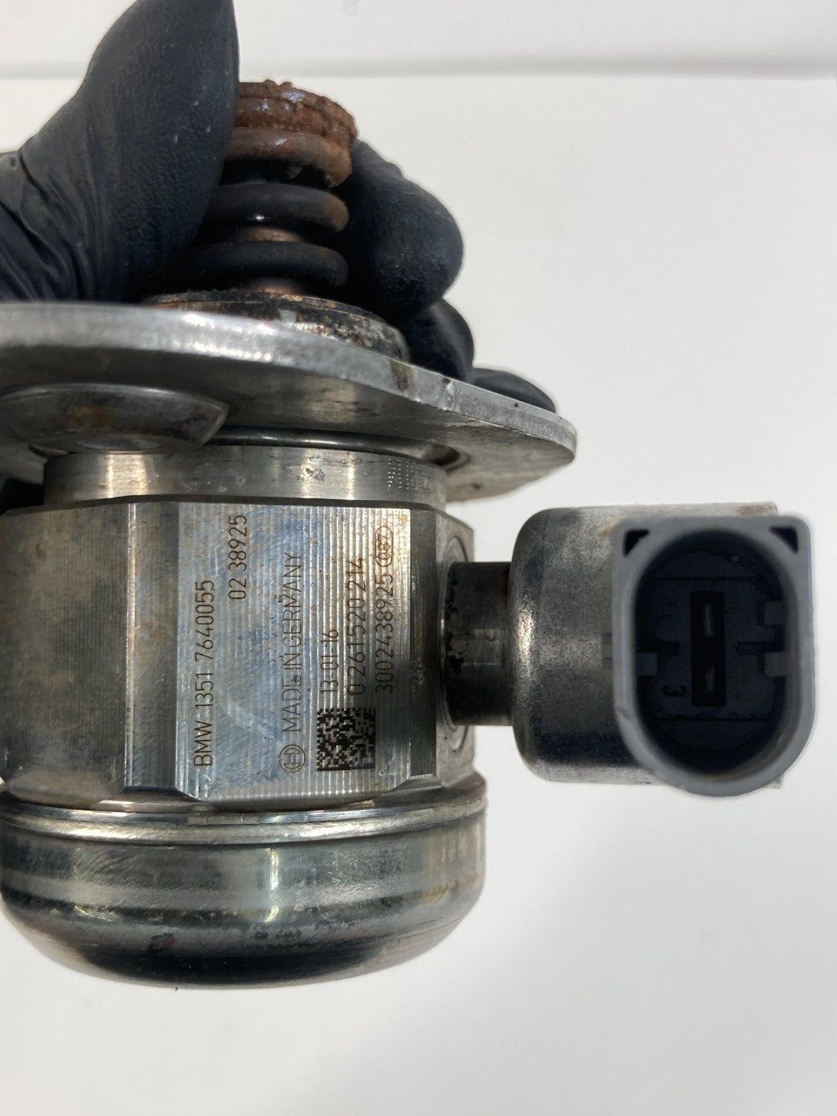 2012 2013 BMW 328i 2013 328i xDrive High Pressure Fuel Pump 1351-7640055 OEM