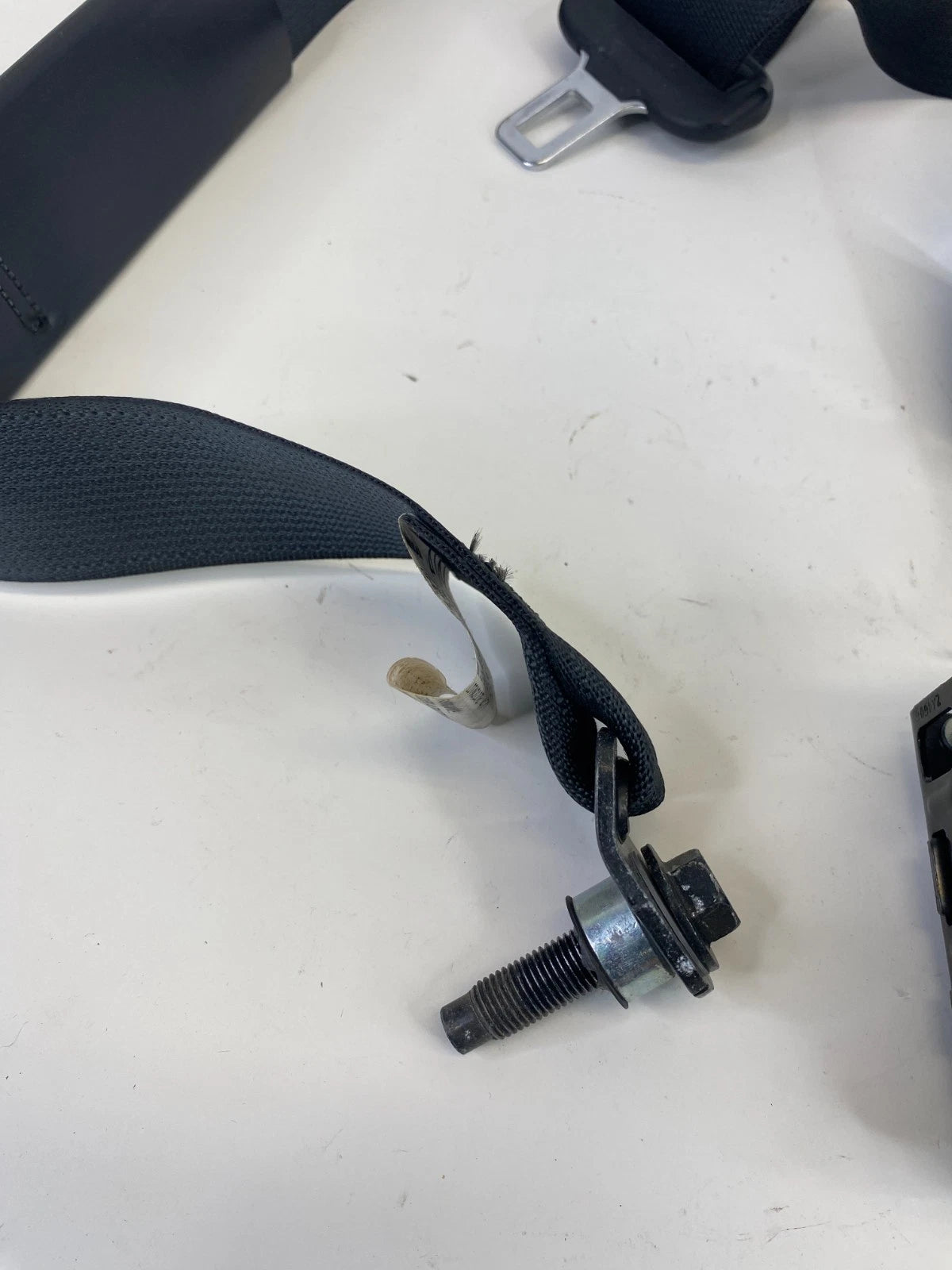 2014 2015 Nissan Versa Note HATCHBACK Front Right Side Seat Belt Retractor OEM